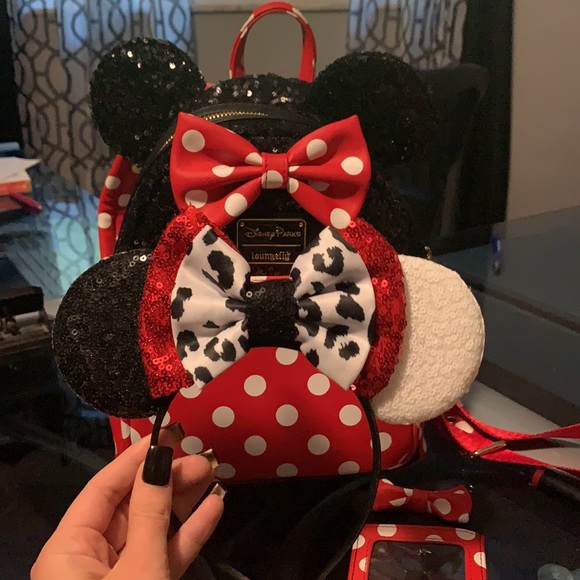 ๐๐ Disney Bundle! ๐๐ SOLD! - Picture 4 of 7